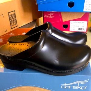 Brand new black leather Dansko clogs size 39